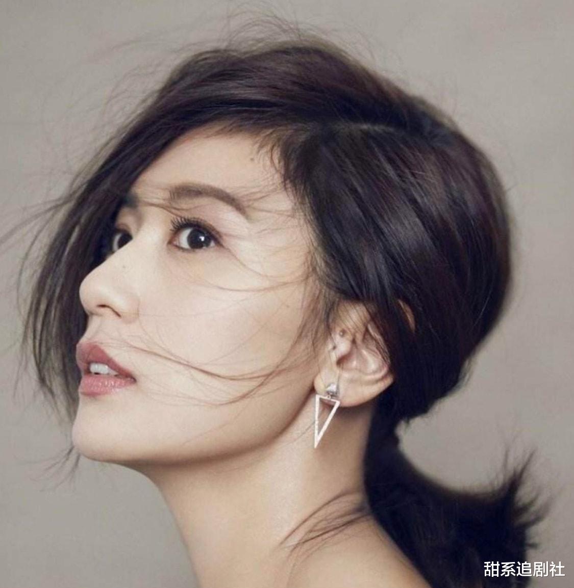 贾静雯|《小李飞刀》22年，吴京两度登顶票房，贾静雯拿奖，焦恩俊晒女装