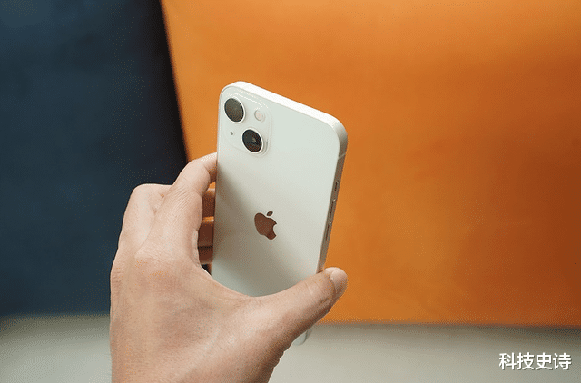 iPhone|双12后将烂大街的3款手机，第1款销量出人意料，公交地铁都能见到