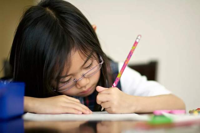 禾禾是个小姑娘|初中家长真的不容易,若想孩子顺利度过初中,狠抓3个陪伴关键点