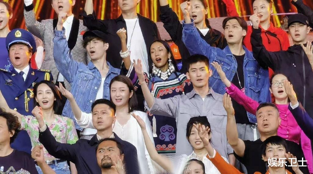 刘诗诗|优秀明星齐登新闻联播，刘诗诗气质绝了，杨洋杨紫李现民国造型，王一博帅气