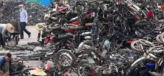 为娃学画丫|全国摩托销量大幅下降，13年强制报废引民众不满，或将全面取消？