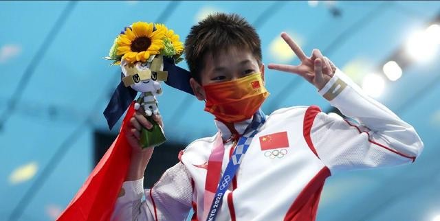 土爸说育儿|担心的还是发生了！围堵打卡、抢注商标，全红婵被恶意蹭热度消费