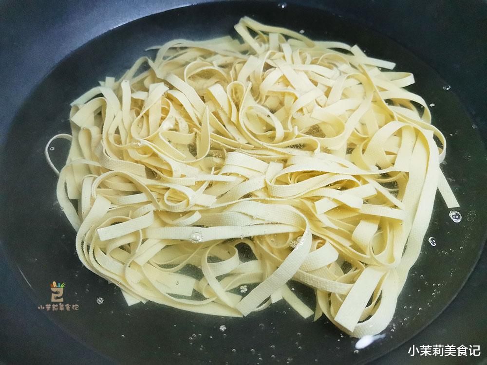 豆皮|晚餐吃它，简单一拌就上桌，不用炒菜，低脂无油营养足，减肥必备