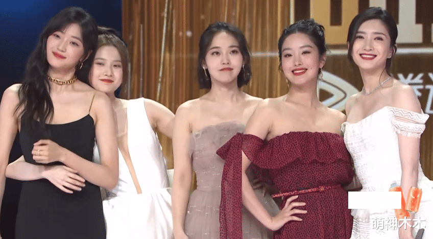 肖战|《欢乐颂》新五美首次公开亮相，闺蜜合照暴露真实关系，孙千尴尬