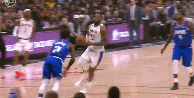 辽宁男篮|贝弗利：詹姆斯闻到我的气味就吓的双腿发软，他又一次避开了我们