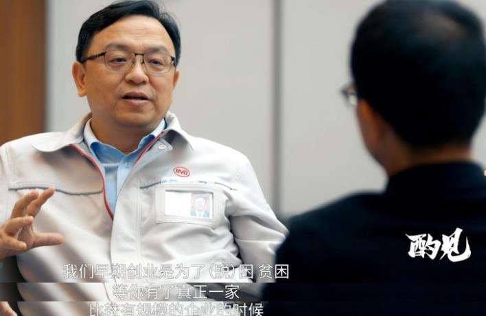 小超侃事|比亚迪市值超8855亿元,为什么消费者选择了比亚迪,王传福有骨气