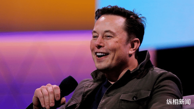 纵相新闻 马斯克节目自爆患有自闭症、笑称“狗狗币”是骗局，后者应声下跌近四成