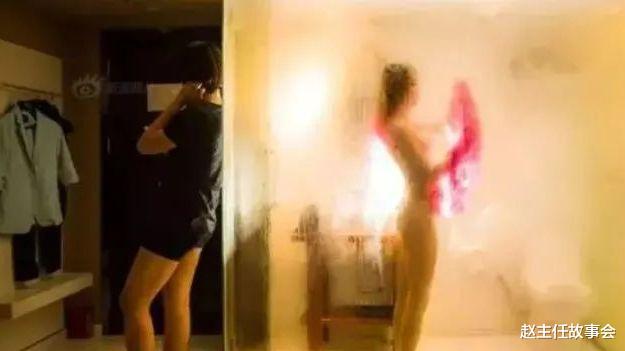 故事:男子家长群和女班主任“约会”,异地出差,大尺度私密照错发到群