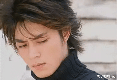 童星|被诅咒的神剧《海豚湾恋人》！全员不顺，整容劈腿事业扑街，当年人气童星坐牢！