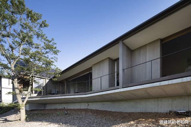 乡间单层朴素的住宅：以田野风光为景，构筑舒适的生活空间