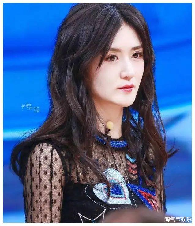 谢娜|谢娜为什么不能主持春晚? 原来是得罪了他, 何炅也受到了牵连!