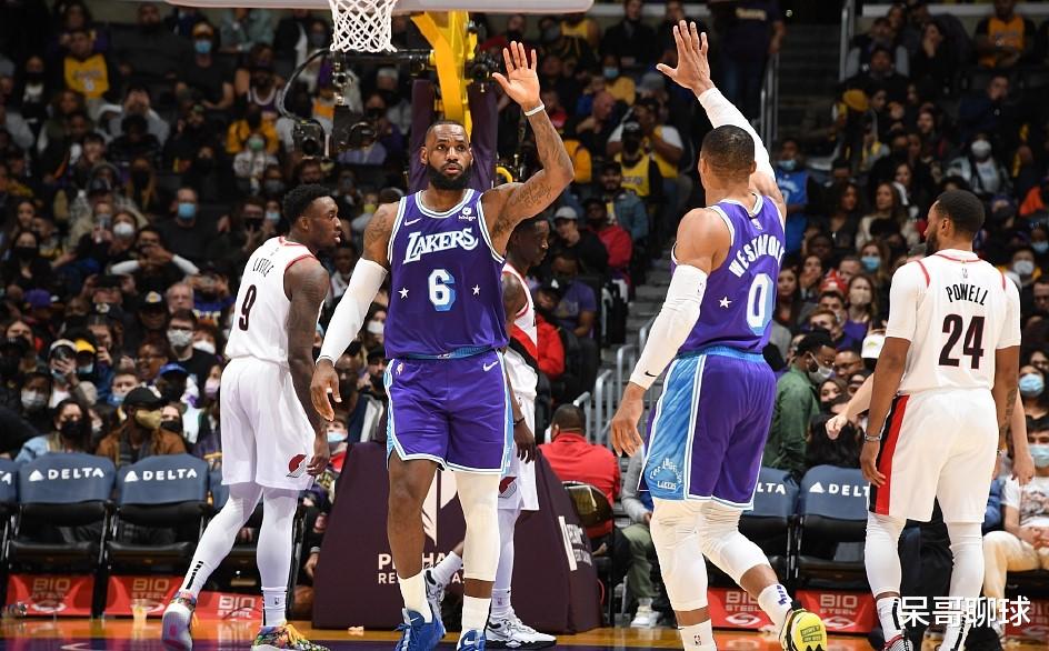 曼城|在場(chǎng)狂勝17分，卻遭沃格爾雪藏！加盟湖人受盡委屈，你仍喜笑顏開