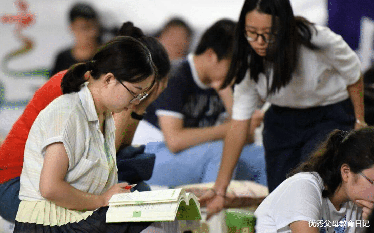 高校|民办三本与公办专科差距很明显，不同选择不同命运，毕业生很后悔
