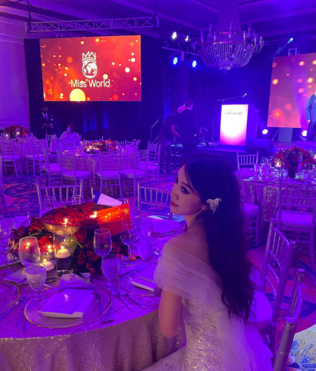 世界小姐|世界小姐晚宴现场曝光！姜思岐站C位气场强，个个腰细腿长太养眼