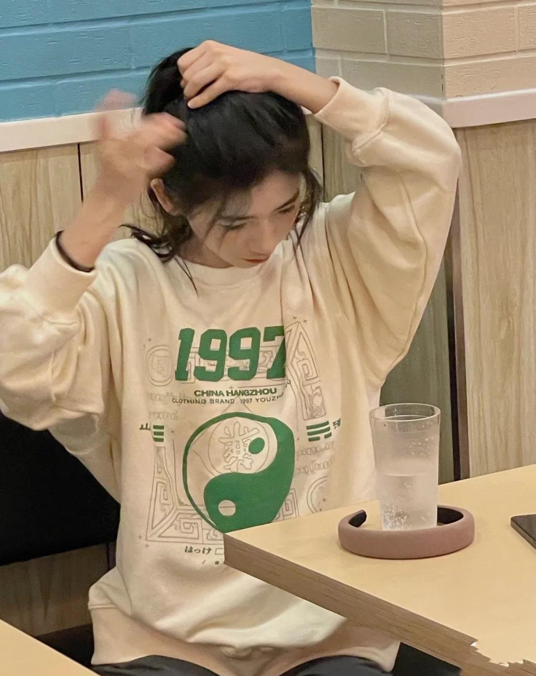发际线 经常扎马尾脸会使脸部松弛吗？答案可能跟你想的不一样