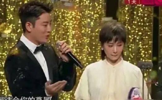 王子文|网友怀疑贾乃亮是王子文儿子生父,李小璐连发两条视频晒甜馨