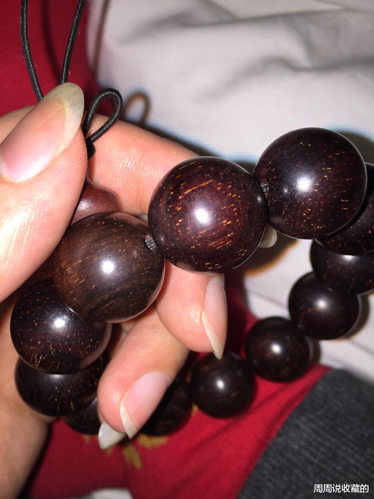 小叶紫檀|冬天小叶紫檀手串如何正确地去保存?去盘玩?