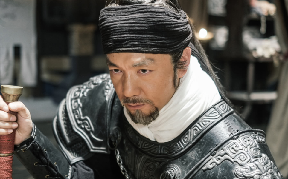 邢佳栋|变天了！乔家的儿女、扫黑风暴沦为陪跑，它开播四天“艳压群芳”