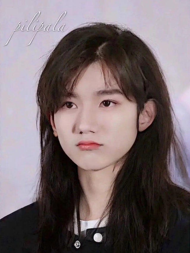 张哲瀚|众多男星的性转版女装照,易烊千玺王源没啥,看到张哲瀚:我急了