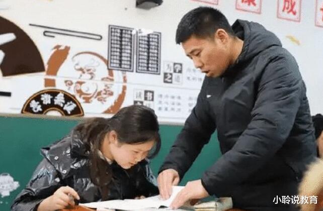 应届毕业生|为什么劝二本生考“公务员”？十年后与同学对比，差距很明显