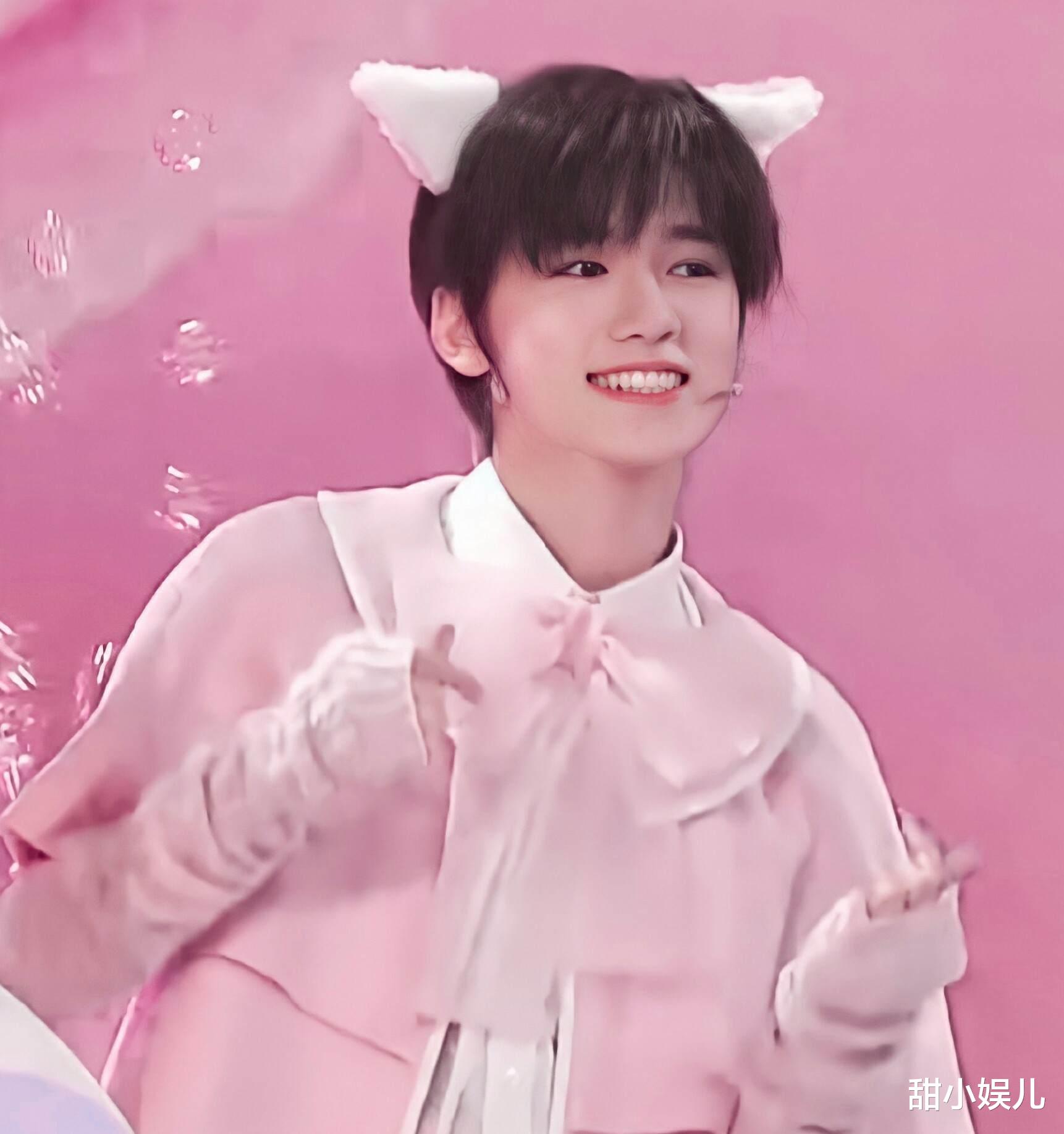 刘耀文|时代少年团亮相王牌：葫芦娃造型超帅气，刘耀文“绅士手”获赞