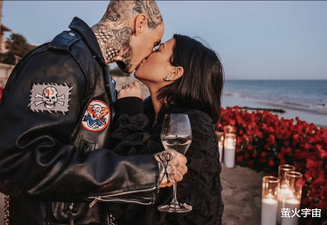 迪丽热巴|卡戴珊家又有新喜讯，鼓手未婚夫表白大姐考特尼：我们要结婚了