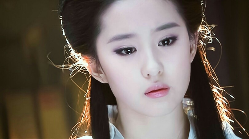 刘亦菲|难怪女星结婚都不找刘亦菲当伴娘，看看她的伴娘照：压力也太大了