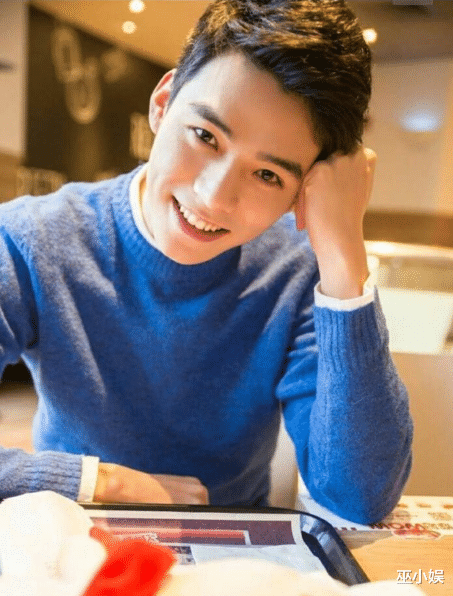 鹿晗|网传鹿晗关晓彤已分手？关晓彤搭上张一山，两人逛街被拍？