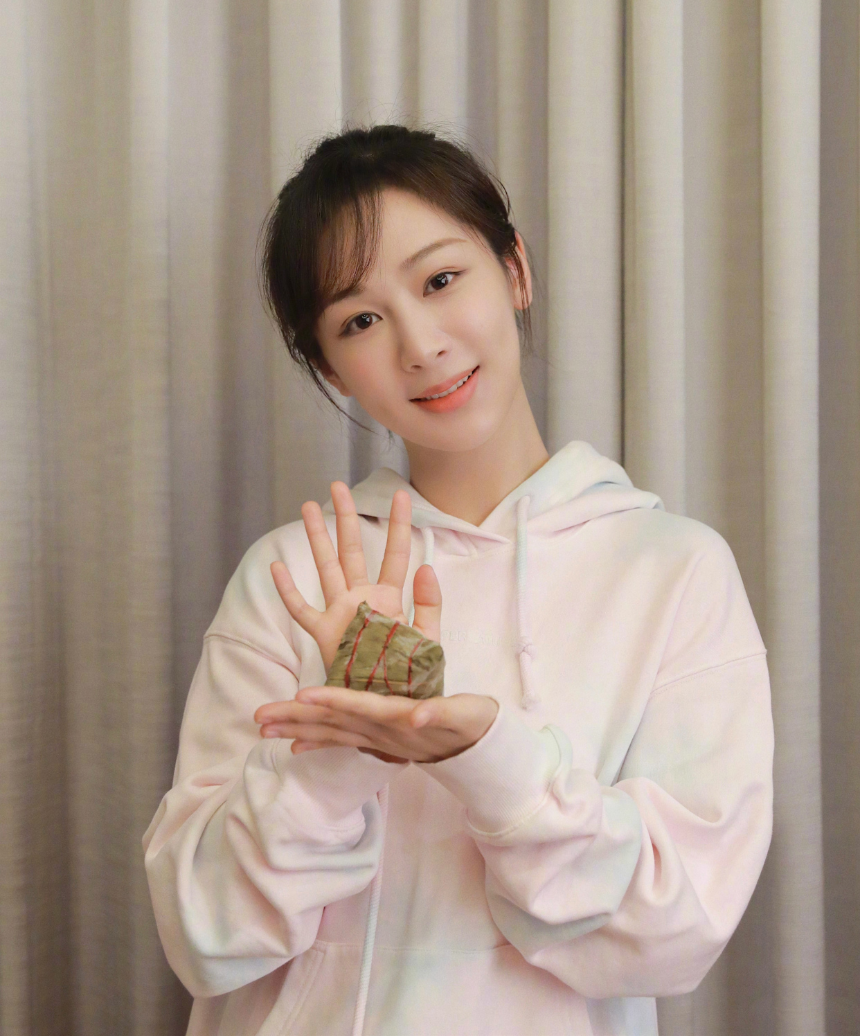 王一博|为河南捐款展现人生百态：王一博成为榜样，孩子王真实面孔被揭开