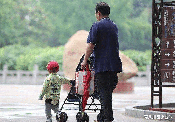 育儿排雷小分队|老人“摆脱”带娃重任，“接班人”太厉害了，孩子：不敢惹不敢惹