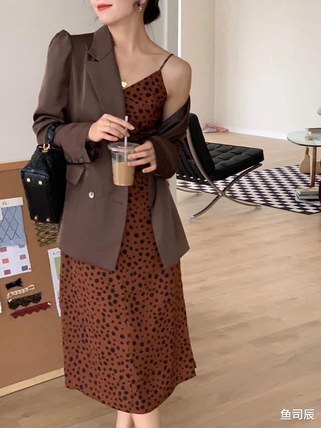 鱼司辰|复古潮流的姐妹装,同款不同颜色,穿出不同的韵味,秋天必选