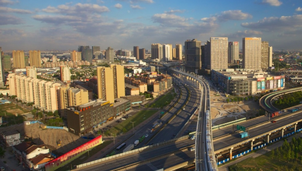 清影乱华裳 江苏一户主“偷鸡不成蚀把米”！张口索赔千万，但开发商软硬不吃