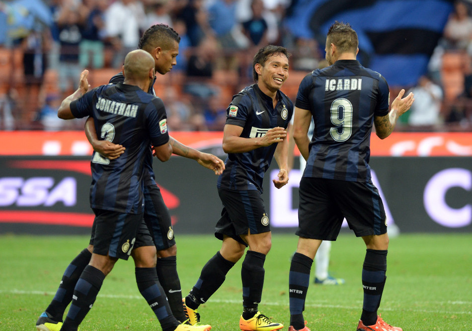 刘华体会讲体育课|35岁日本国脚重返母队!11年旅欧生涯5次夺冠,美娇妻超感动