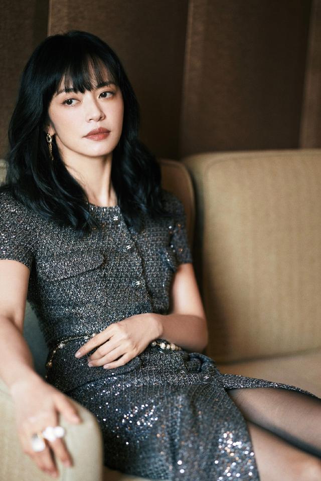 姚晨|姚晨这身材不服不行，穿紧身裙还开高叉秀腿，同龄人看了都自惭