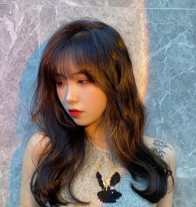 运动|别再烫大波浪了，烂大街，今春流行这几款时髦发型，特别是第二款