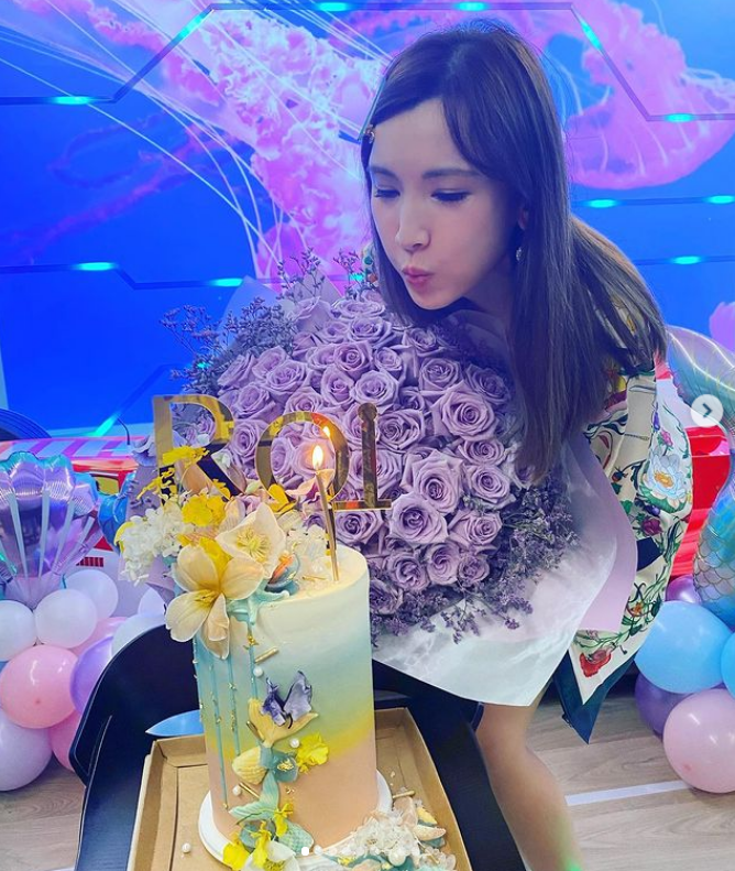 陈若仪|陈若仪38岁生日「超狂美腿」一字排开!亲授5分钟「翘臀瘦腿操」