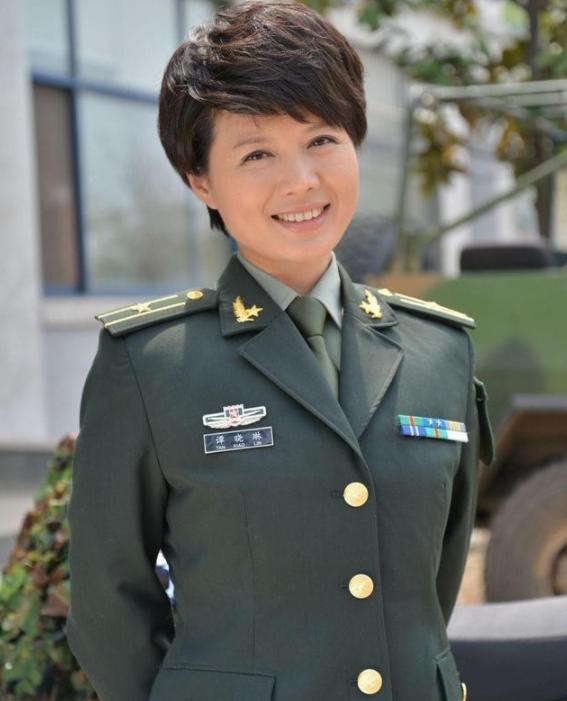 傅程鹏|为丈夫放弃演艺，付出21年不如小三上位，如今和儿子相依为命