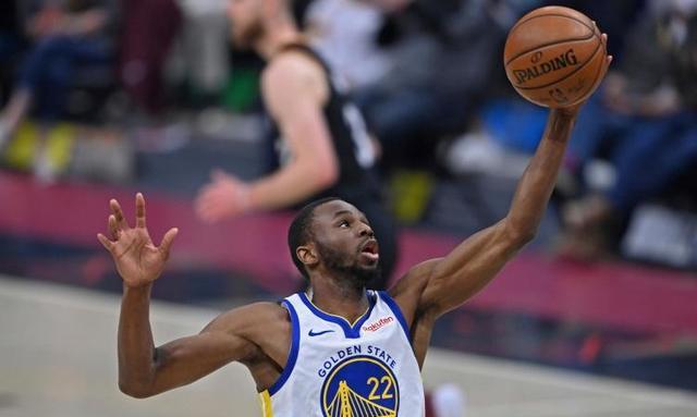 斯蒂芬·库里|威金斯踢翻保温杯，带队赢得了四连胜！库里得分王，爆砍56+10+11