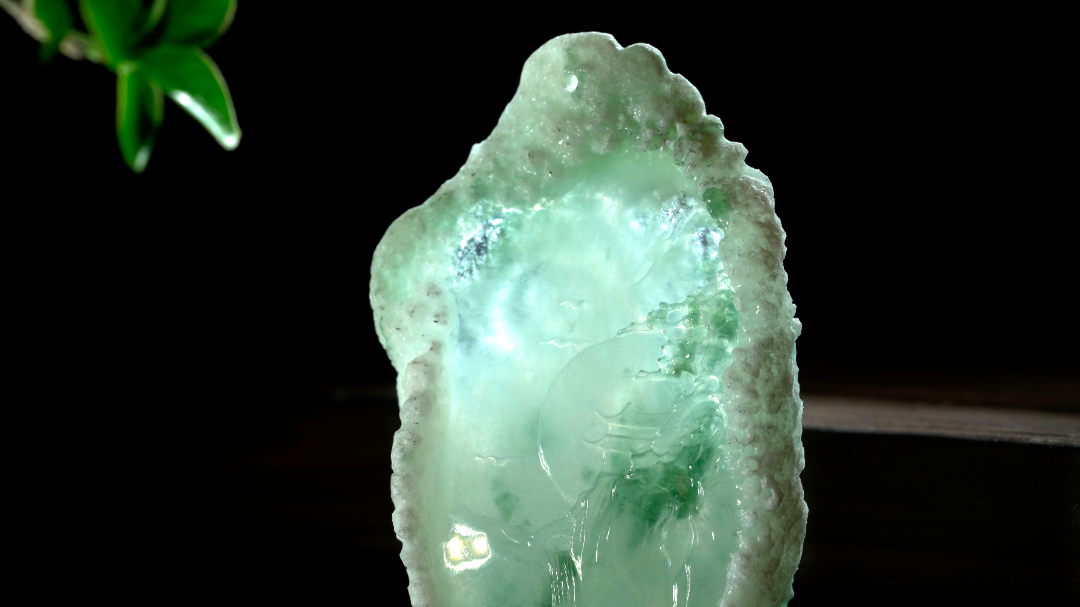 雕刻|保留原石皮壳直接雕刻？玉雕师匠心独运：“蛟龙得水，飞黄腾达”！