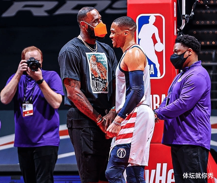 湖人队|浓眉26+5！湖人惨败奇才，詹姆斯你再不复出，西部第5就保不住了