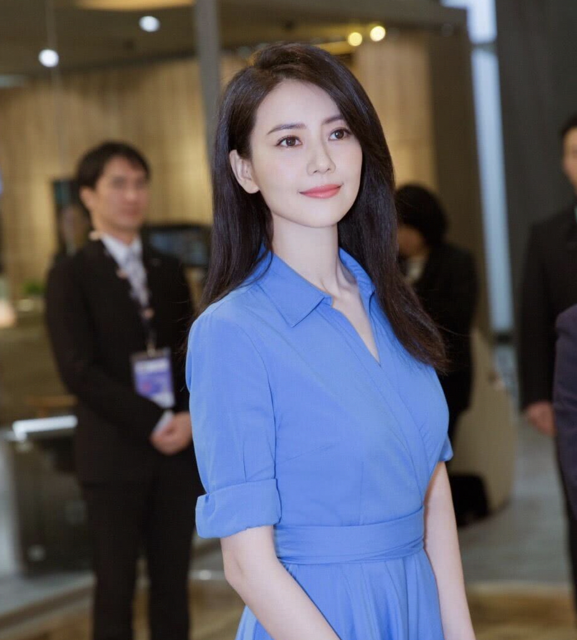 |高圆圆路透生图曝光，留短发状态和精修图差距大，不过身材是真好