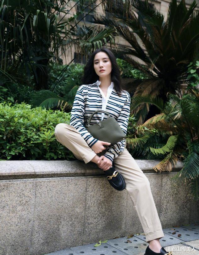 峨眉山周美人|?真正见过大场面的女人，很少会穿T恤短裤，看宋佳就知道了