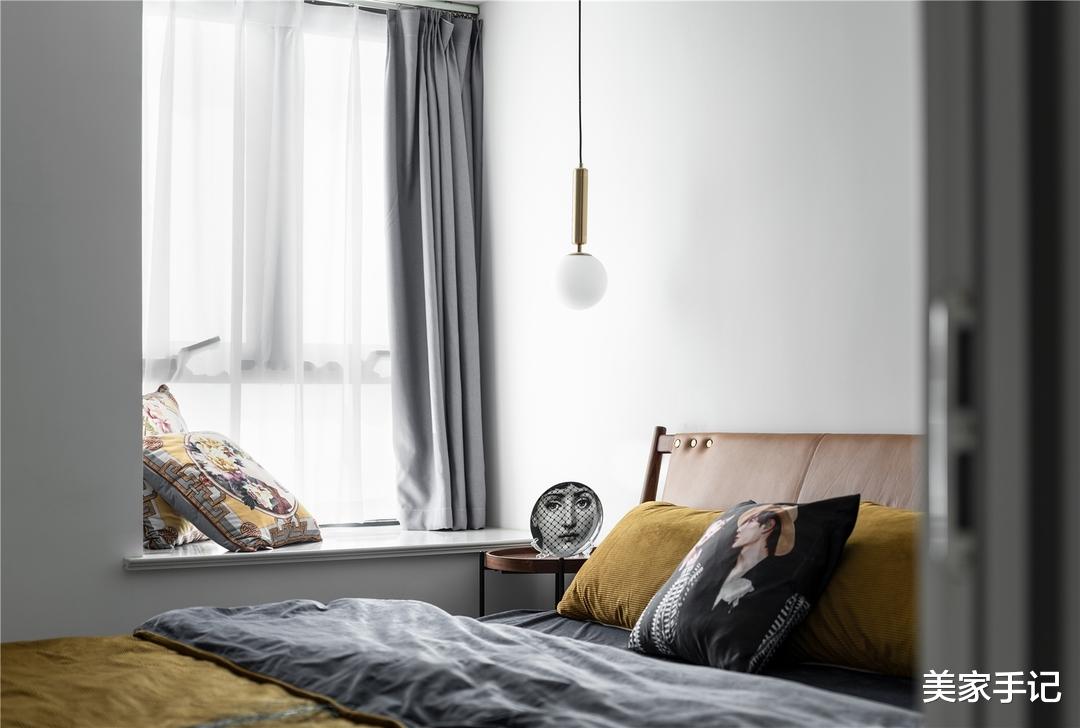 这位退休教师太有远见了,舍弃电视墙,全屋打满柜子,效果超高级!