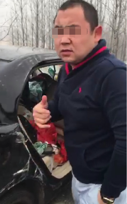 新疆女子喝醉酒遭男子脱掉裤子,丈夫赶到将男子打伤系正当防卫