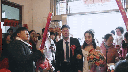 国产剧 这部老外拍摄的中国脱贫往事，竟然打败了99.99%国产剧？