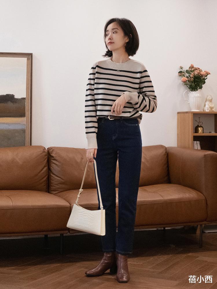 蓓小西 阔腿裤已经out了，今年流行“牛仔裤”，搭配针织衫、外套真洋气