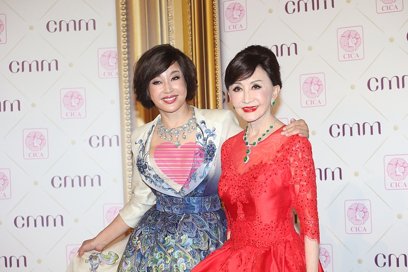 BiuFashion 刘晓庆和国际美容教母同框，穿的一个比一个年轻，保养真好啊