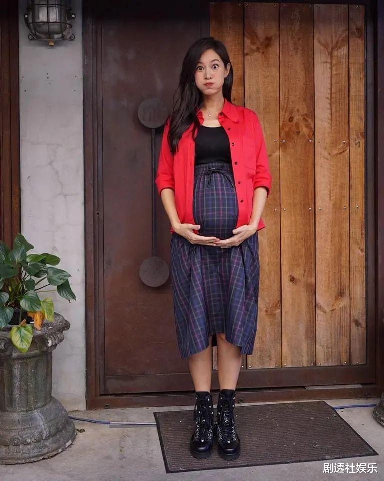 恭喜！41歲臺灣女星3小時生二胎，進醫院浴缸待產，親自接生-圖7