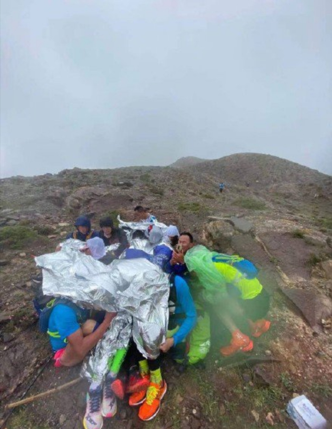 越野賽|“失控”的越野賽：遭遇極端天氣后的失溫