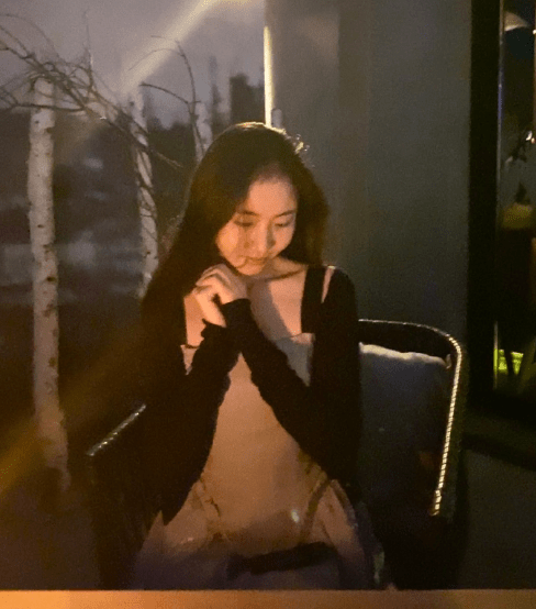 霍尊|霍尊被封杀后前女友陈露首露面，笑容灿烂一扫遭男方抛弃阴霾